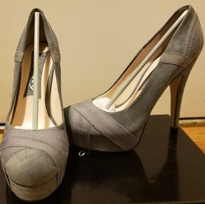 Grey suede bandage look pumps